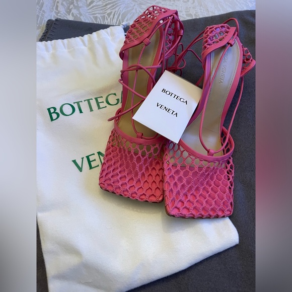 Bottega veneta pink lace up leather trimmed mesh pumps - Picture 4 of 5